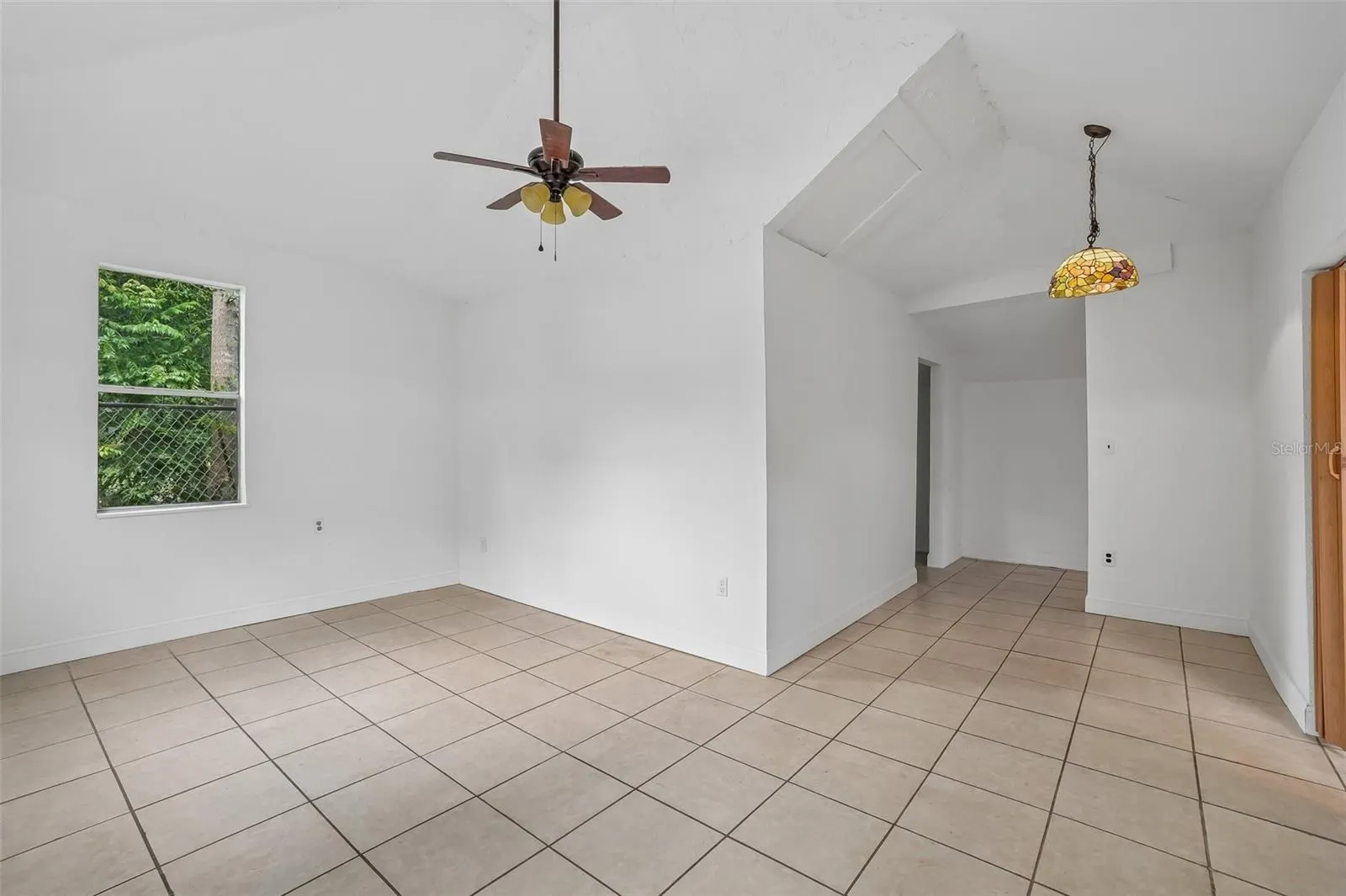 1533 E ELM RD