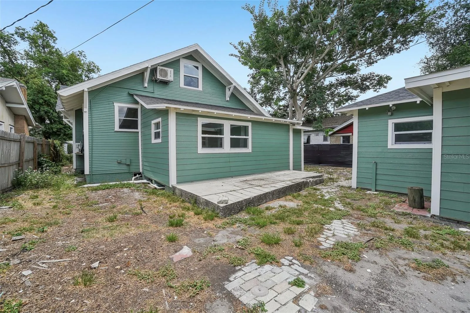 1533 E ELM RD