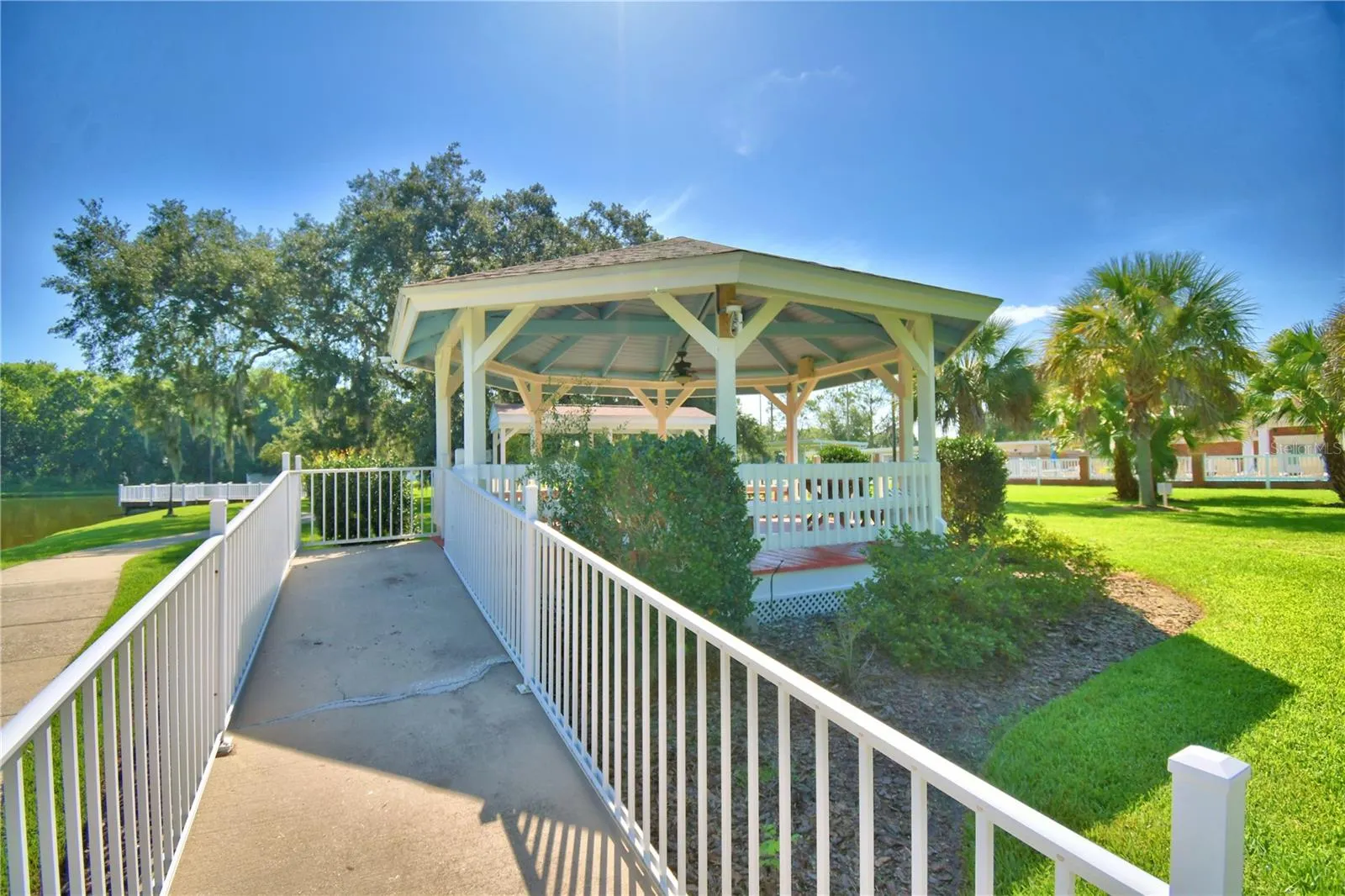4930 COLONNADES CIR E