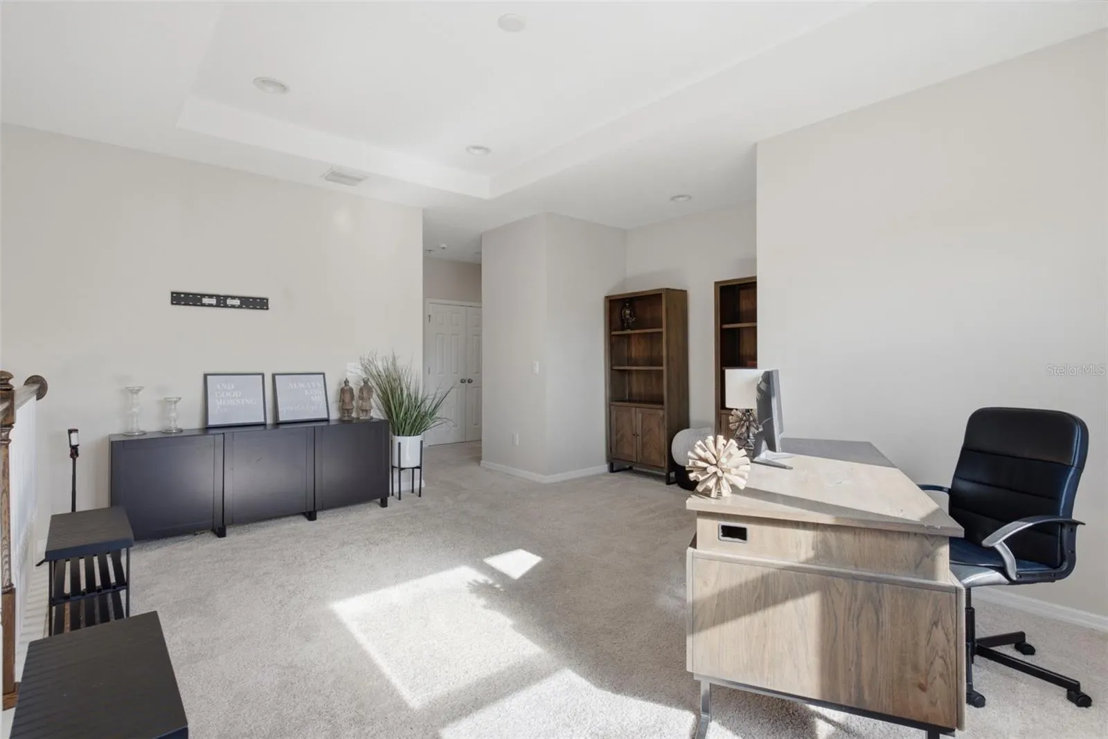 9009 SPRUCE CREEK CIR