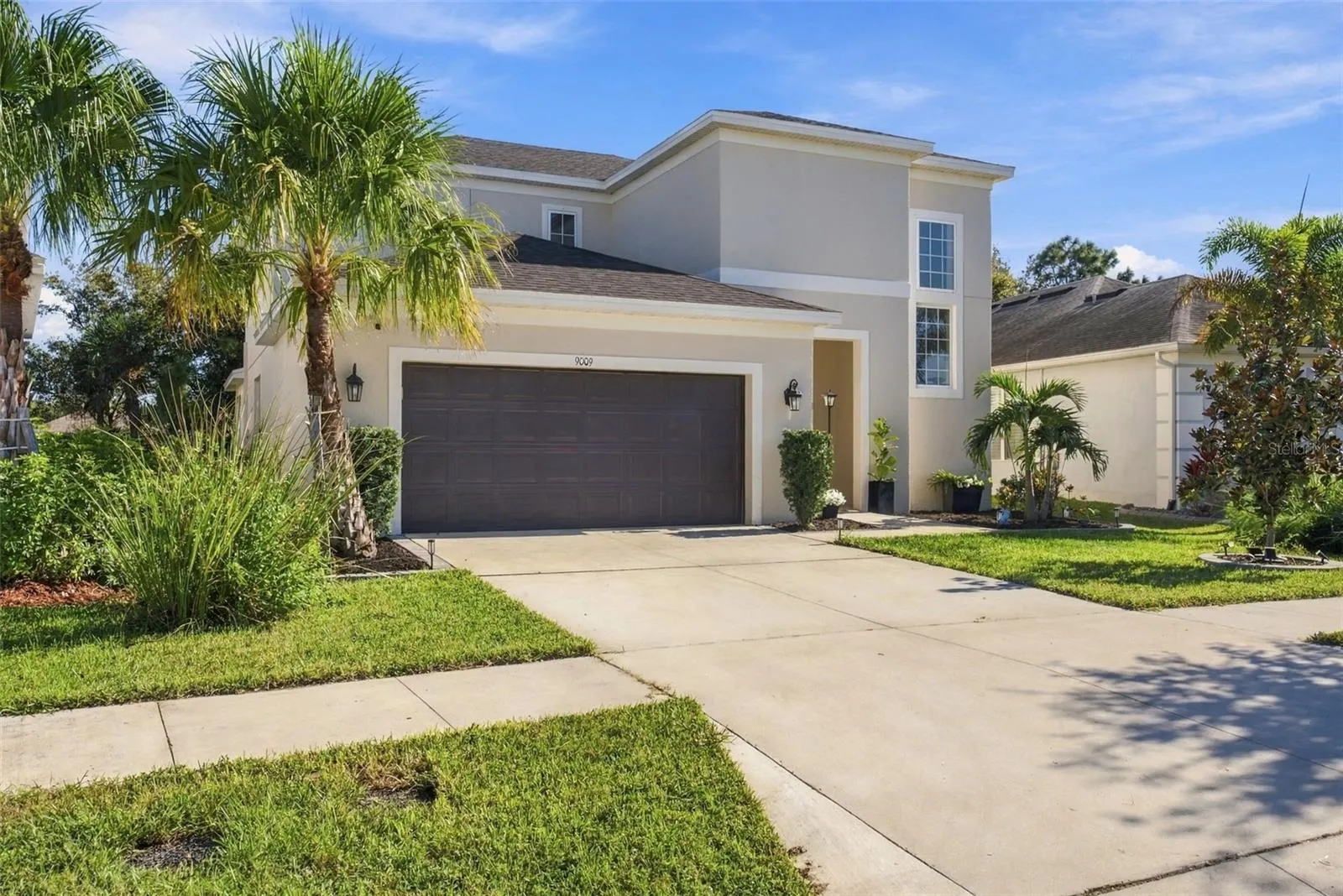 9009 SPRUCE CREEK CIR