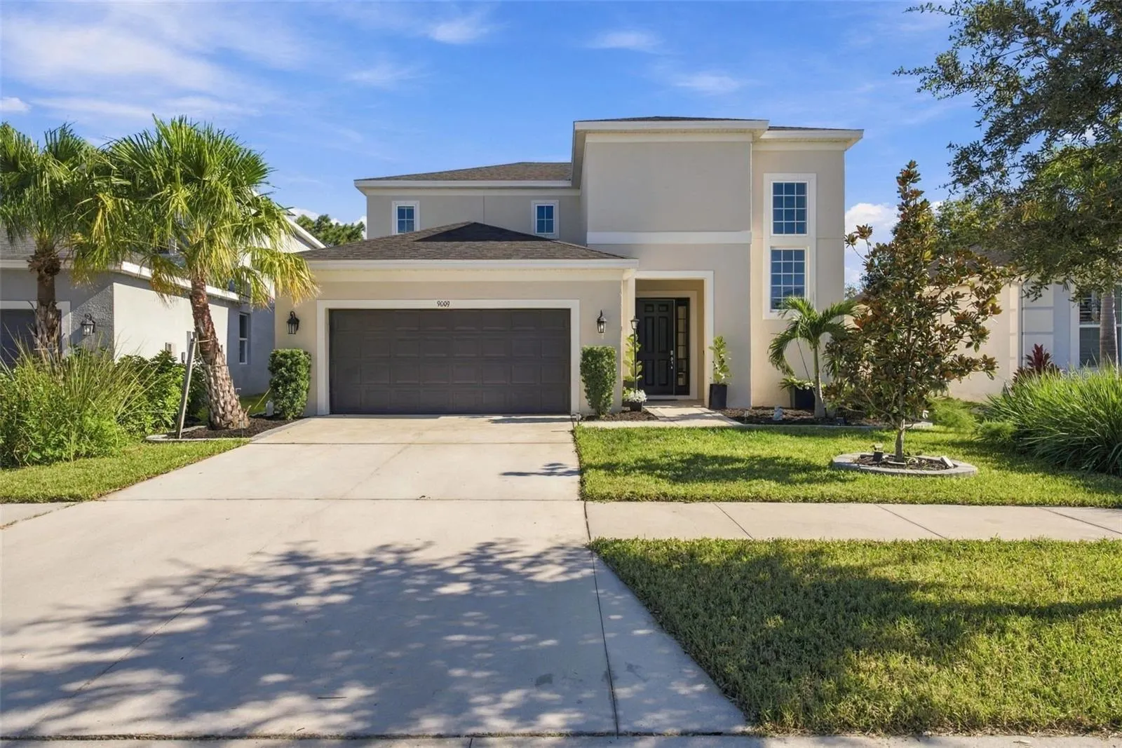 9009 SPRUCE CREEK CIR