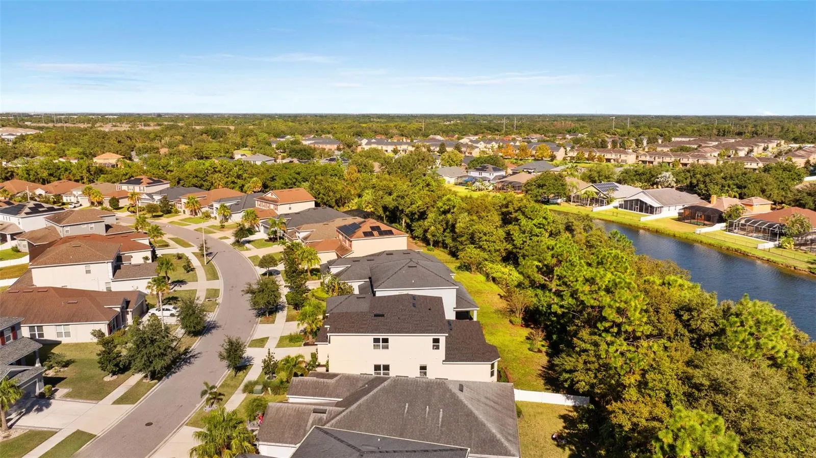 9009 SPRUCE CREEK CIR