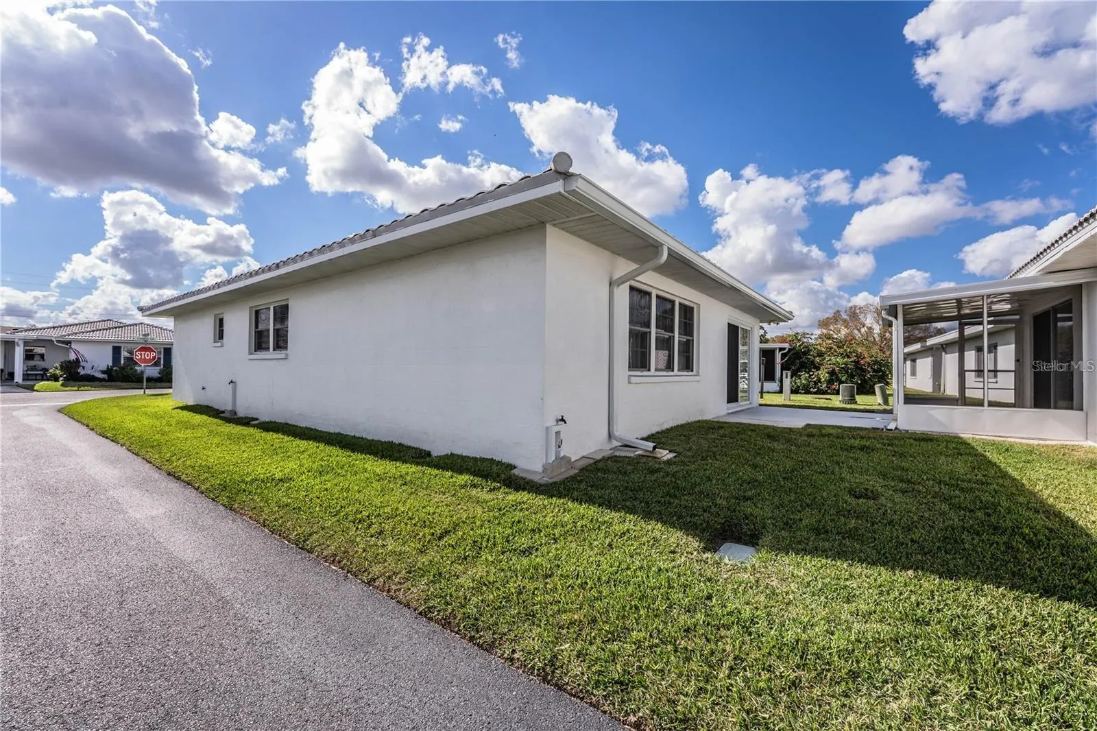 501 CAMEO DR