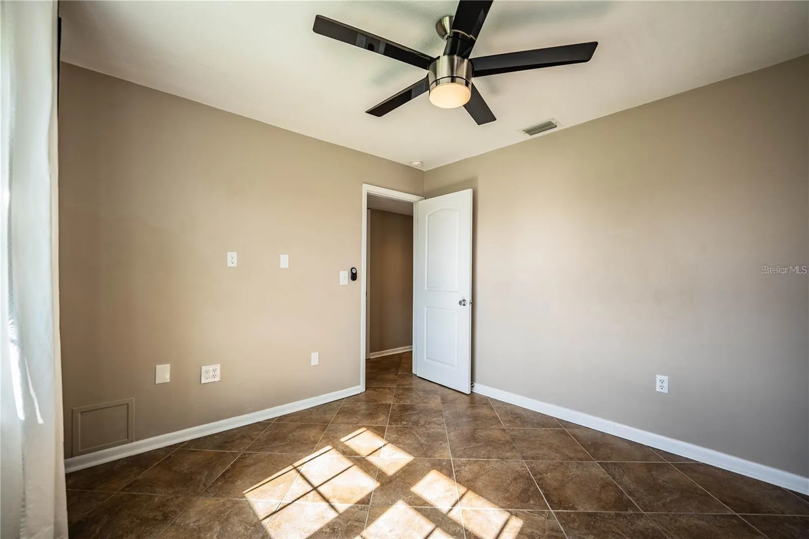 501 CAMEO DR