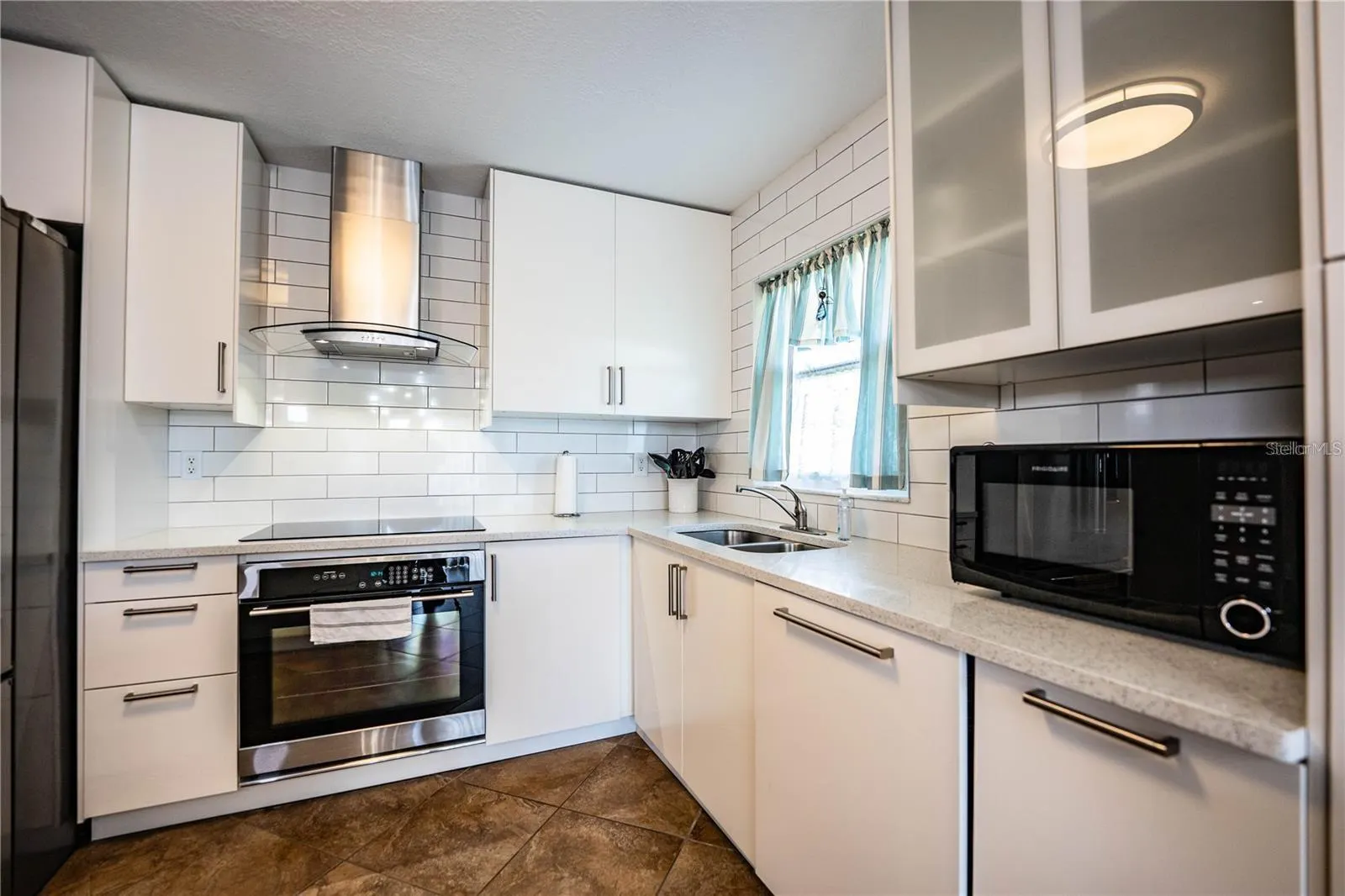 501 CAMEO DR