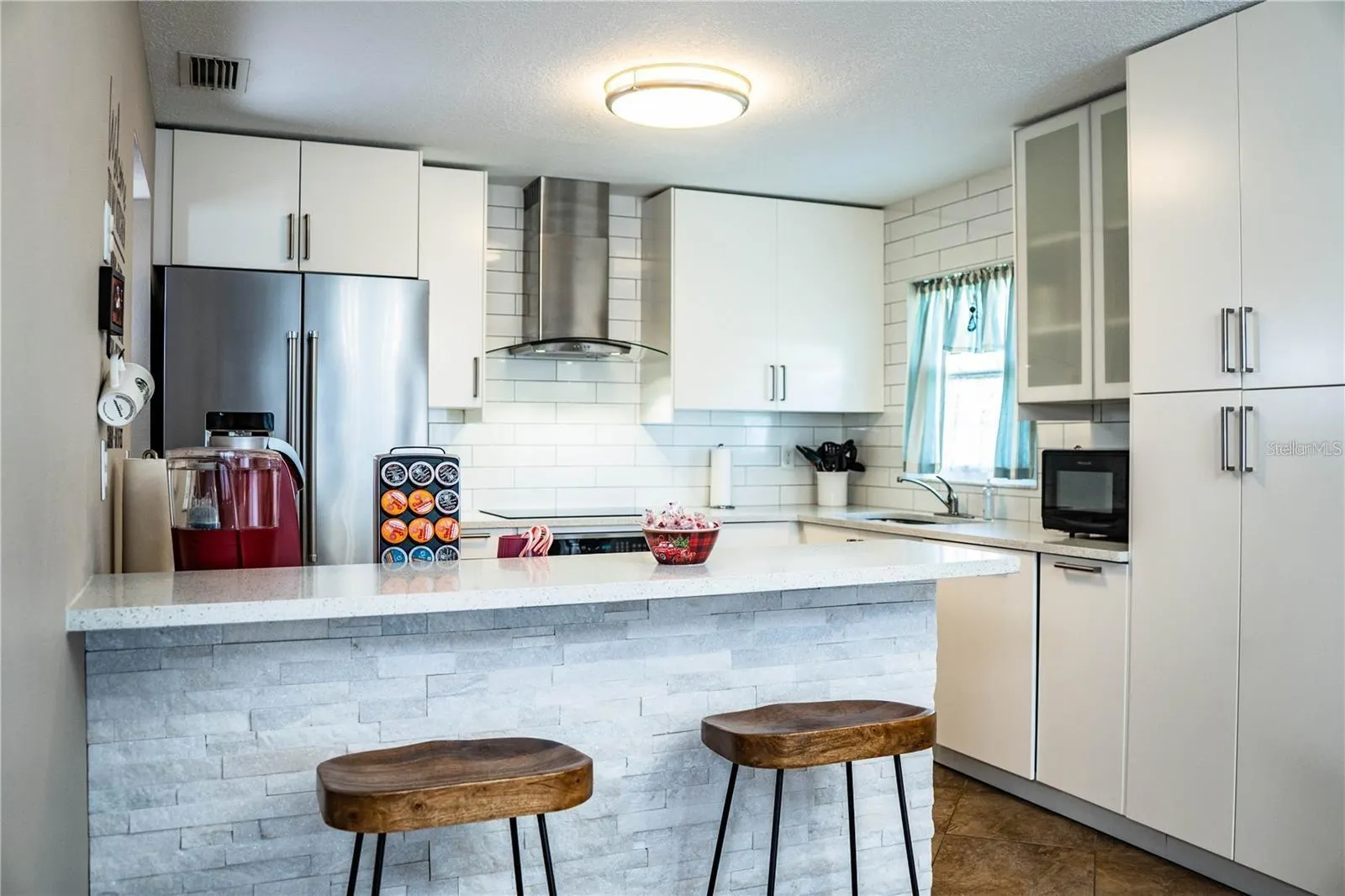 501 CAMEO DR