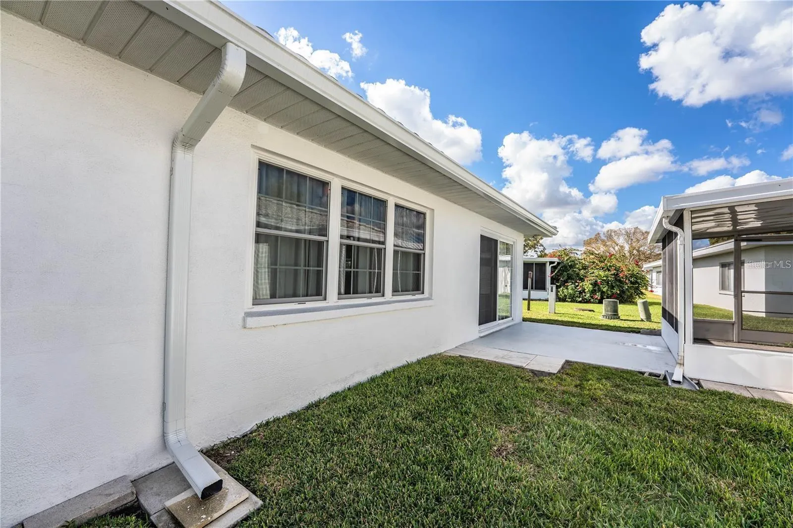 501 CAMEO DR
