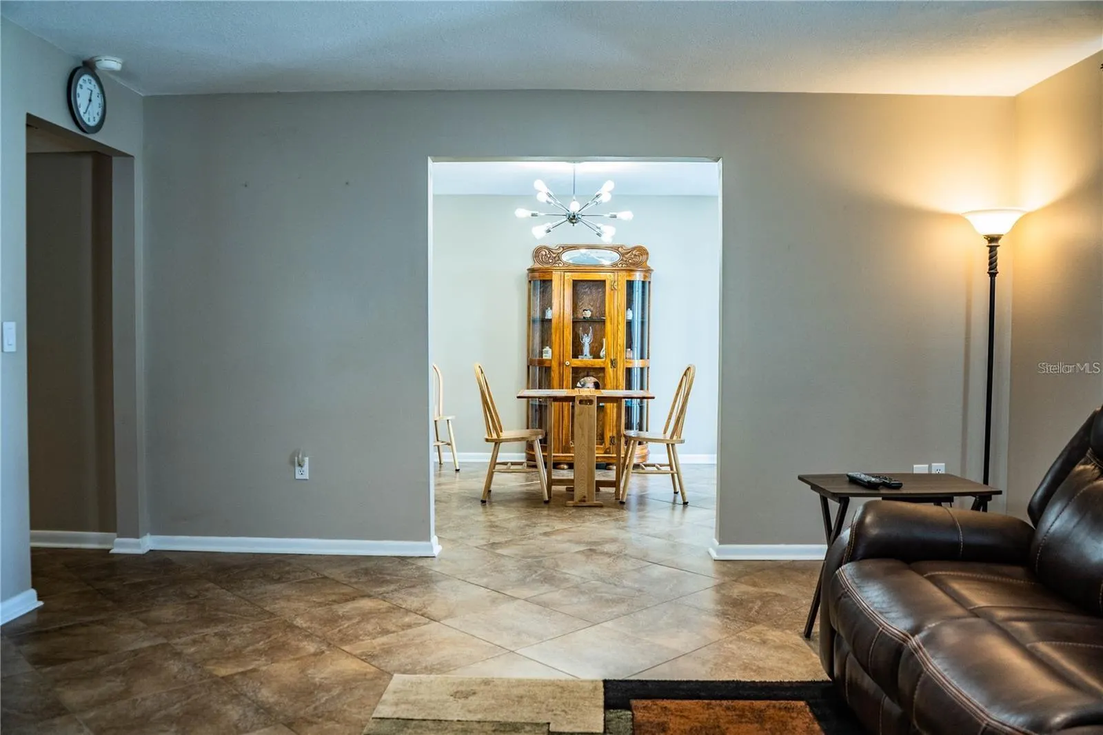 501 CAMEO DR