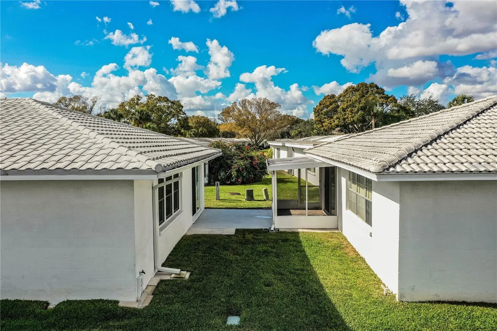 501 CAMEO DR
