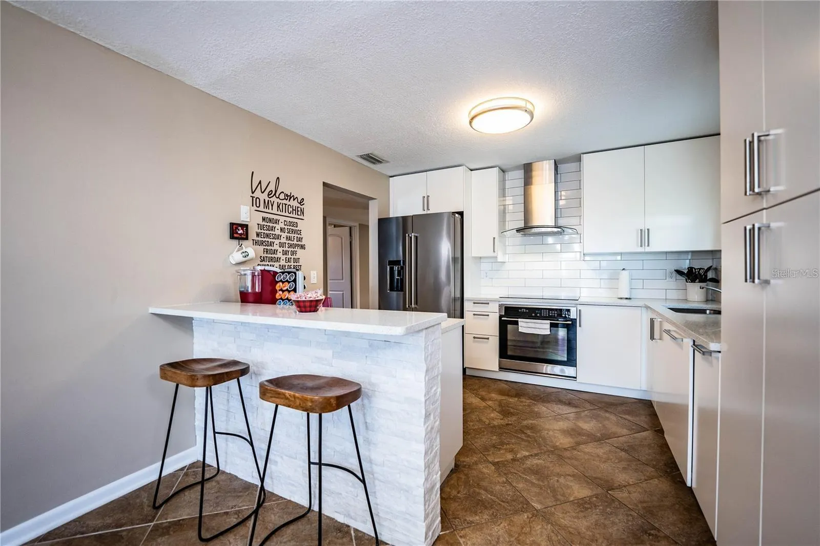 501 CAMEO DR