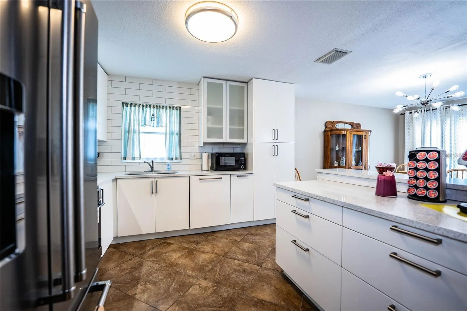 501 CAMEO DR