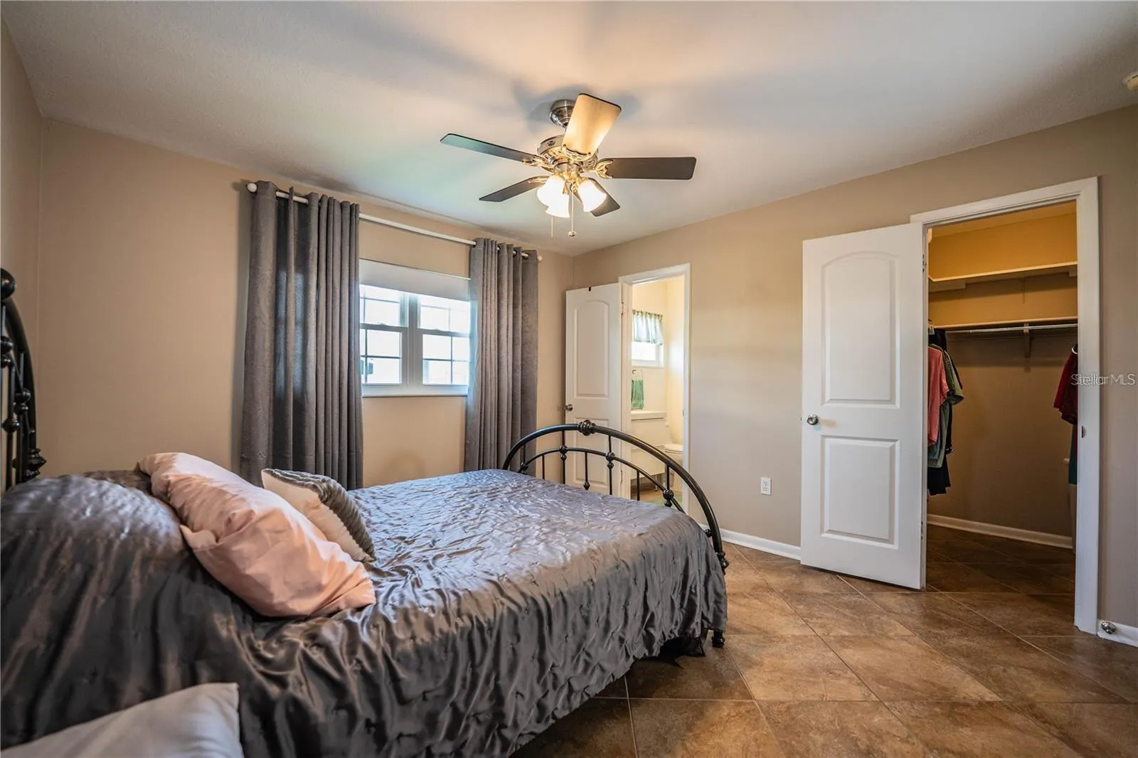 501 CAMEO DR