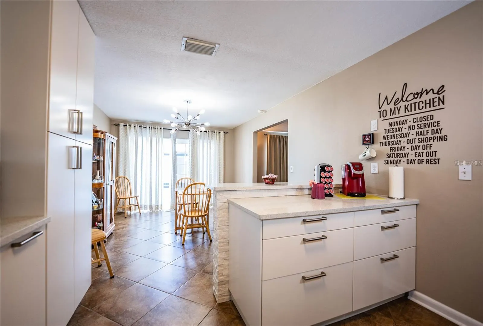 501 CAMEO DR