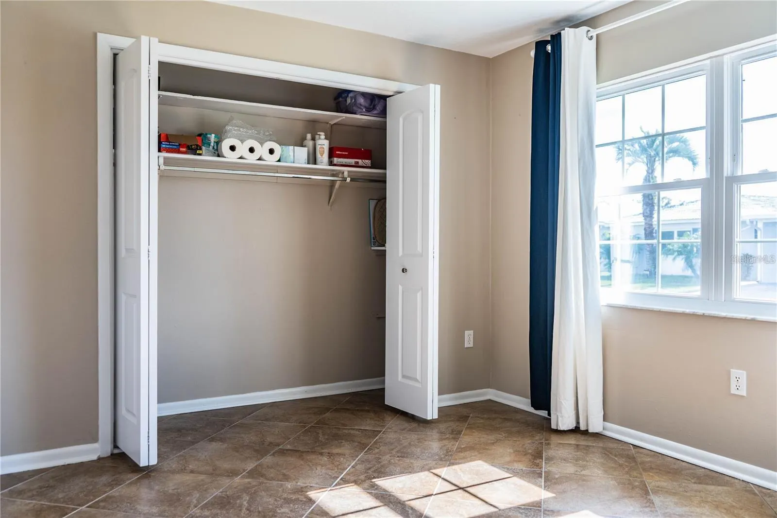 501 CAMEO DR