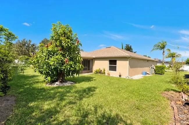 501 LAKE VILLA WAY