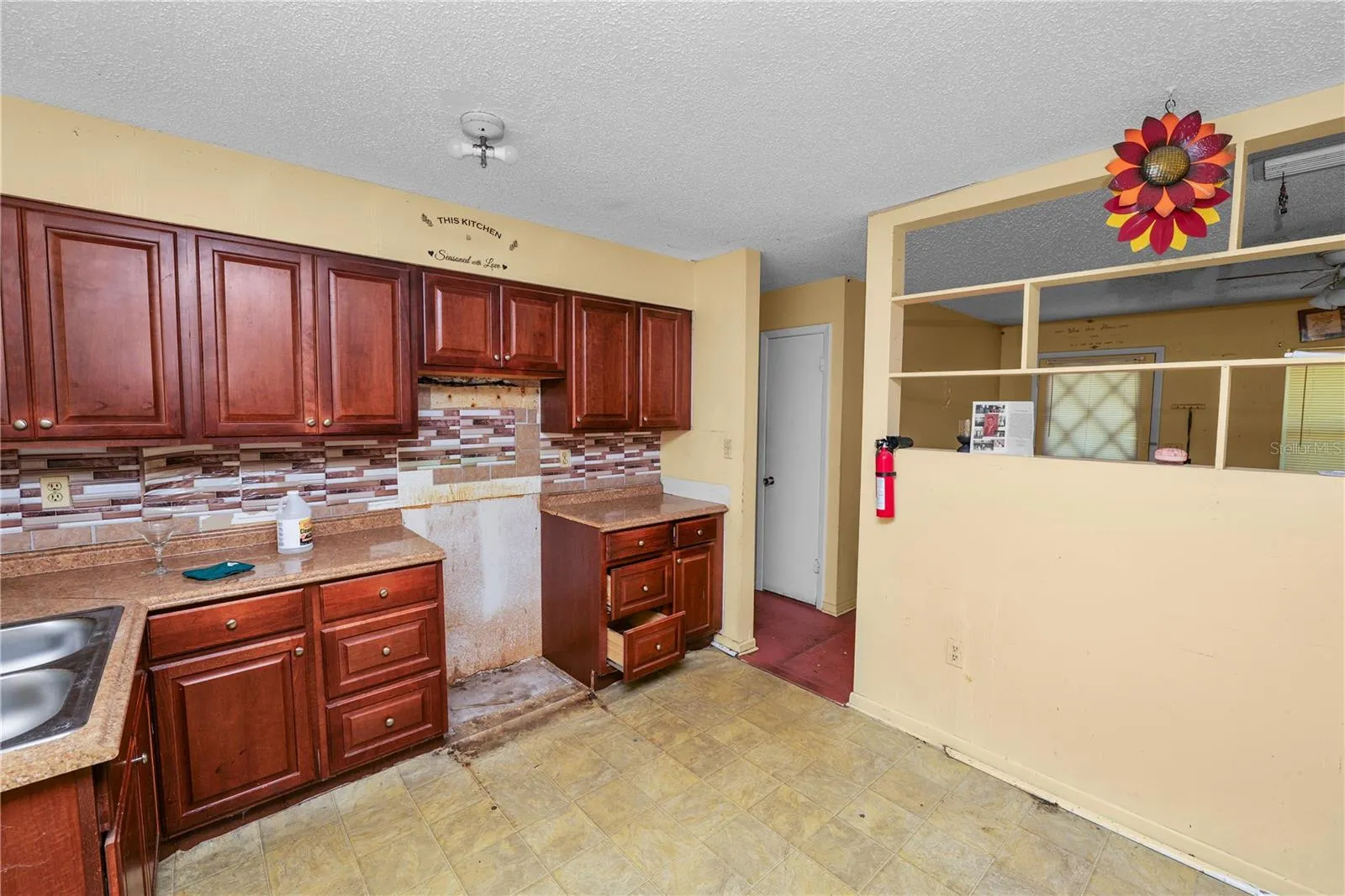 807 S SEMINOLE AVE