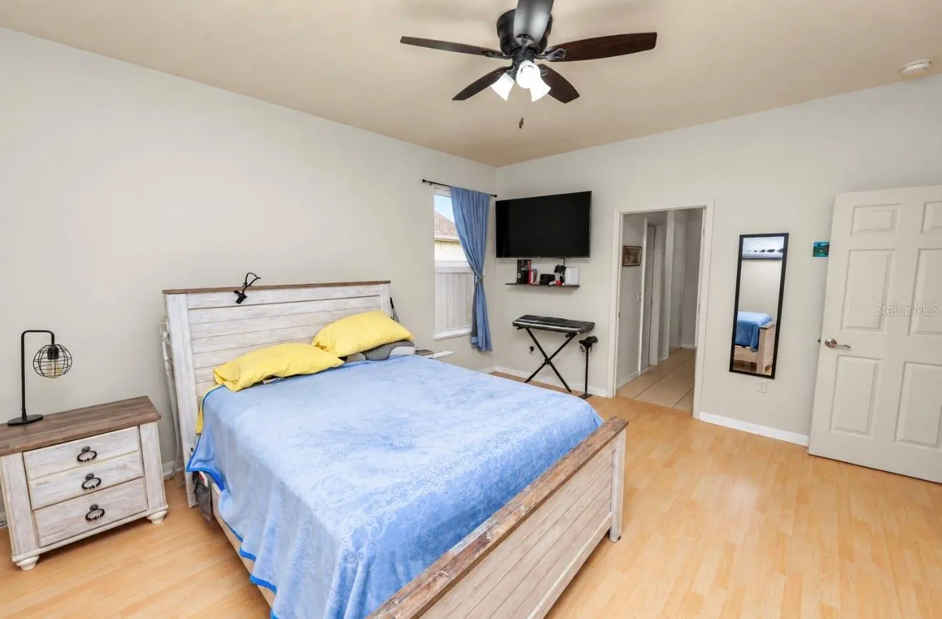 1703 OAKWOOD ESTATES DR