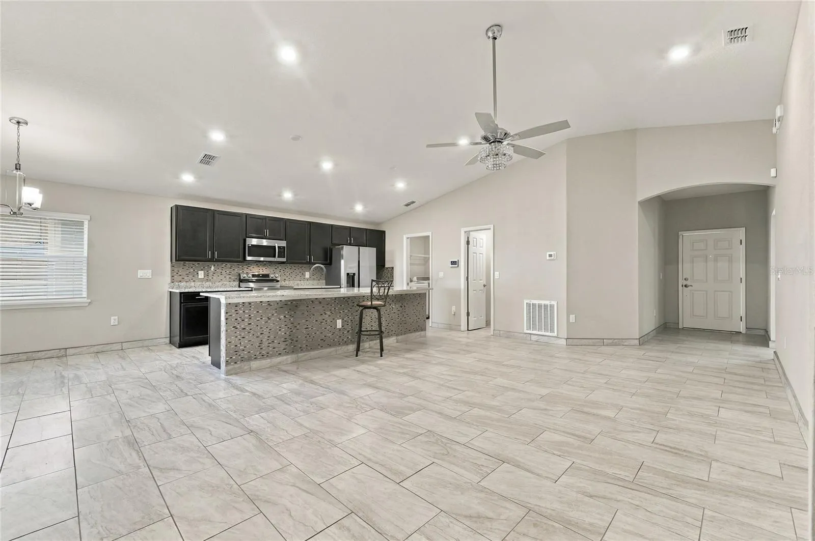 1036 ARUBA AVE