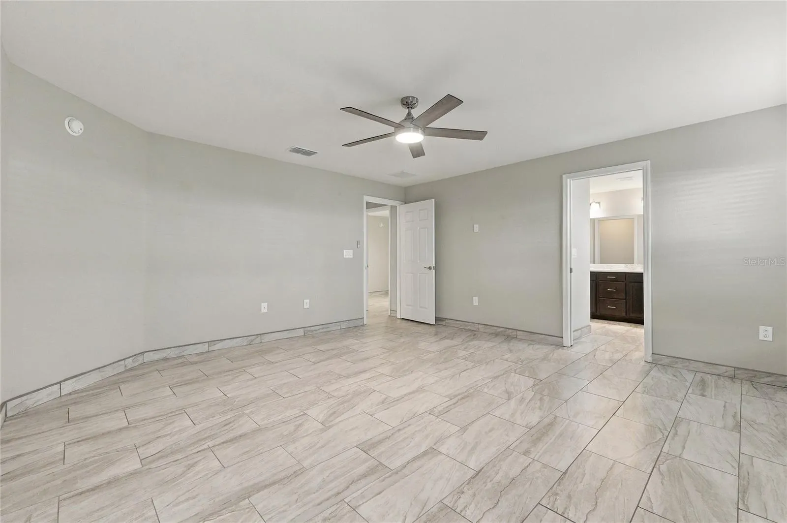 1036 ARUBA AVE