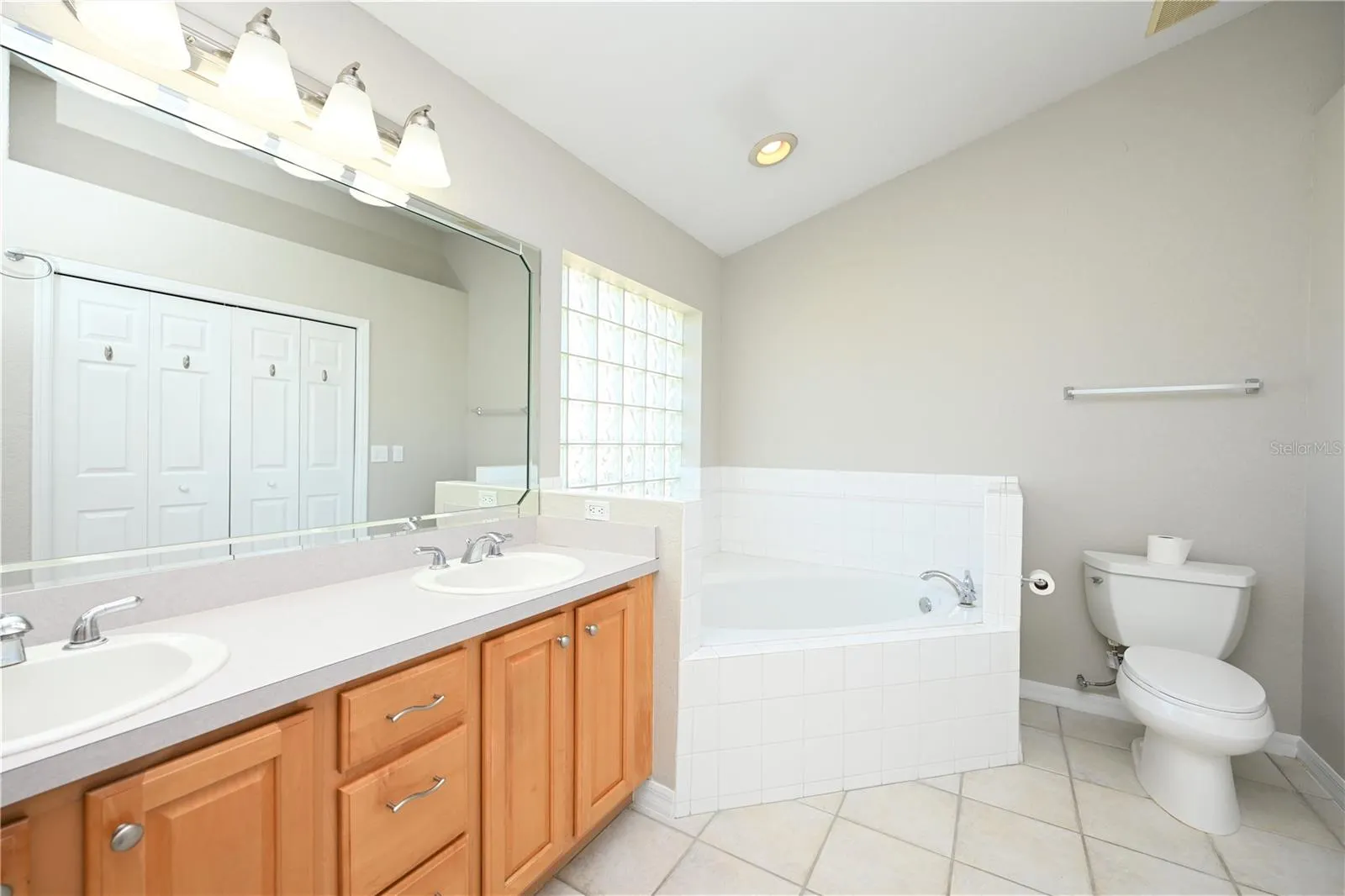 3518 REMINGTON OAKS WAY