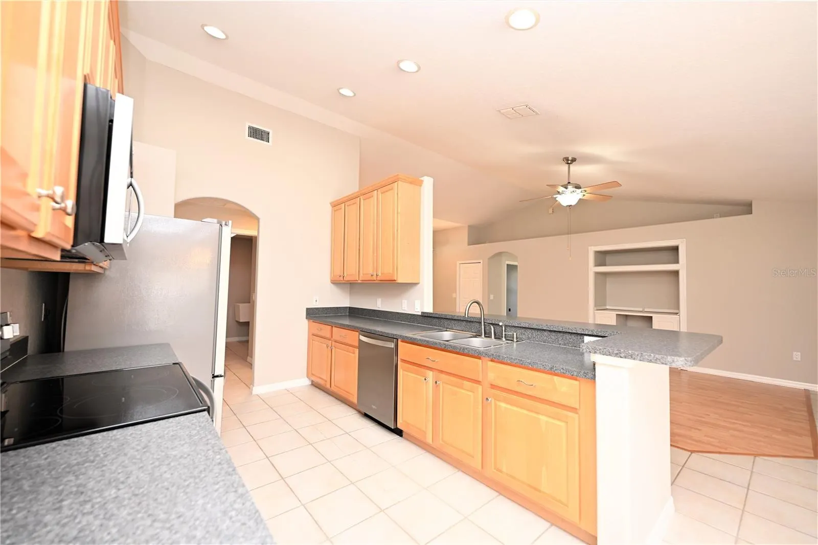 3518 REMINGTON OAKS WAY