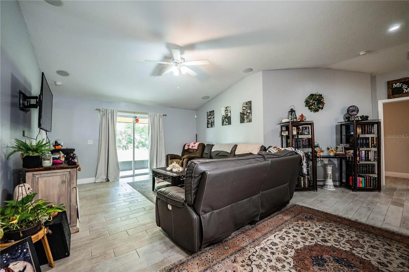 816 BARRISTER DR