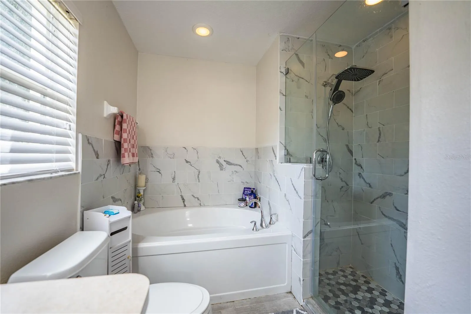 816 BARRISTER DR