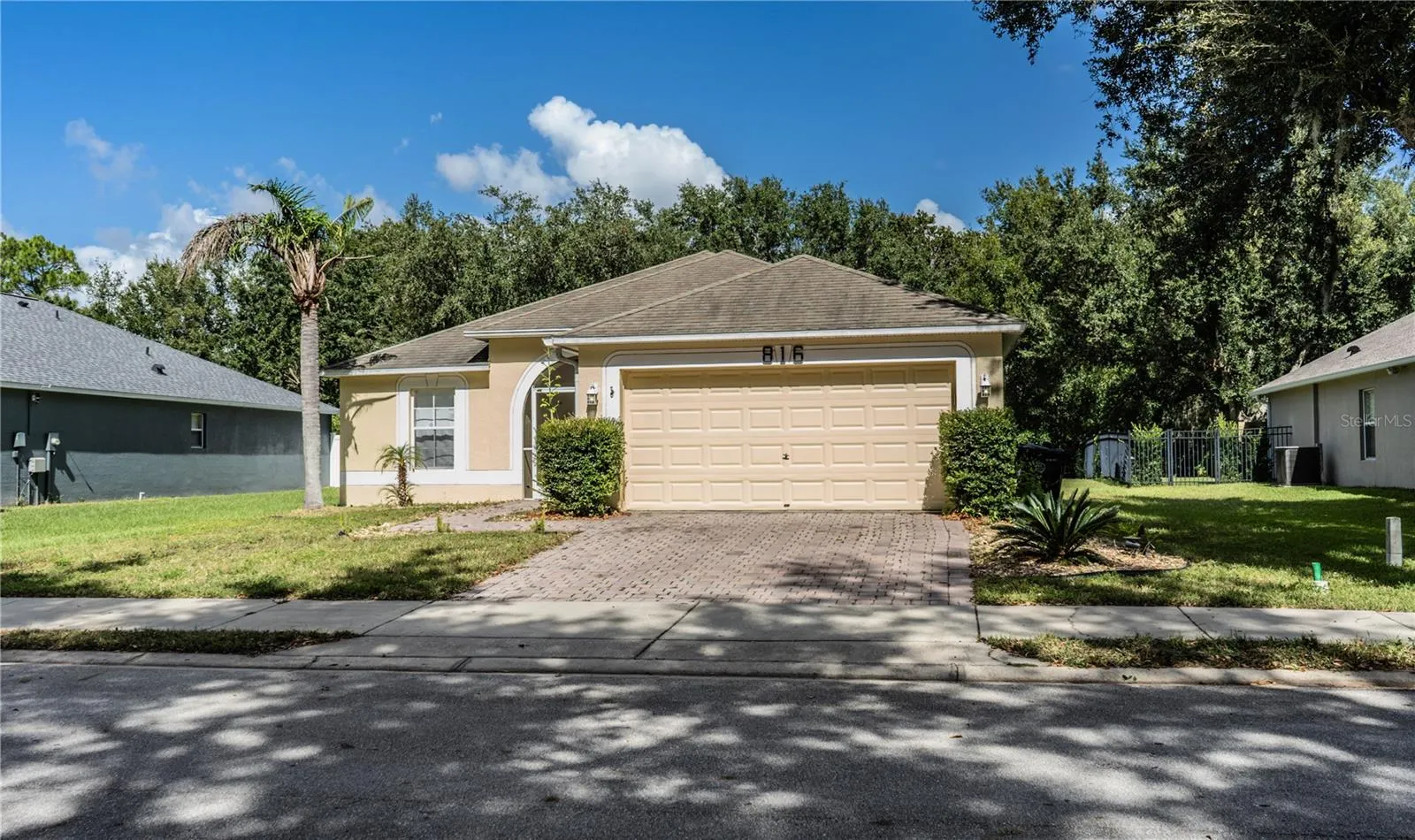 816 BARRISTER DR