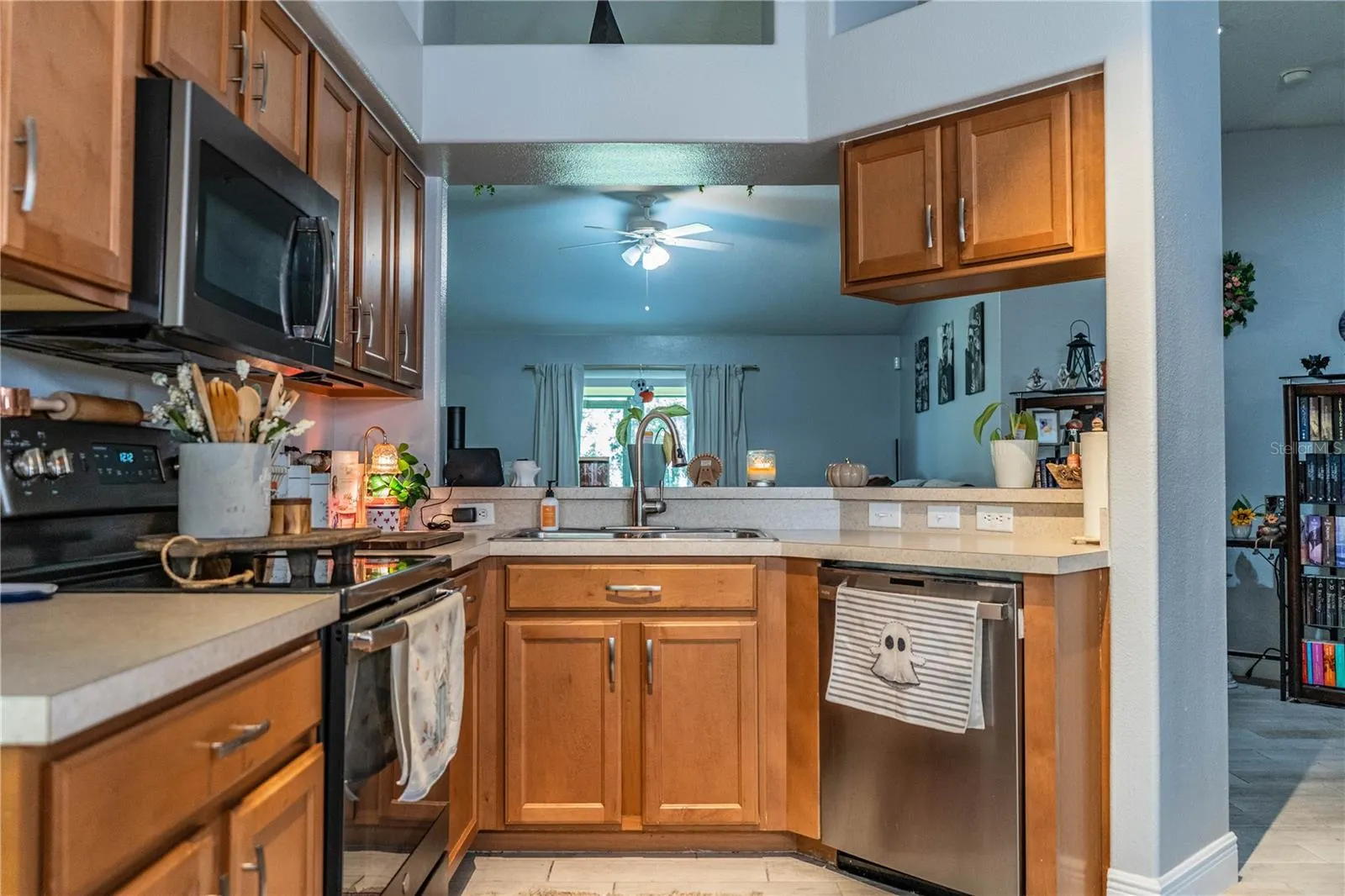816 BARRISTER DR