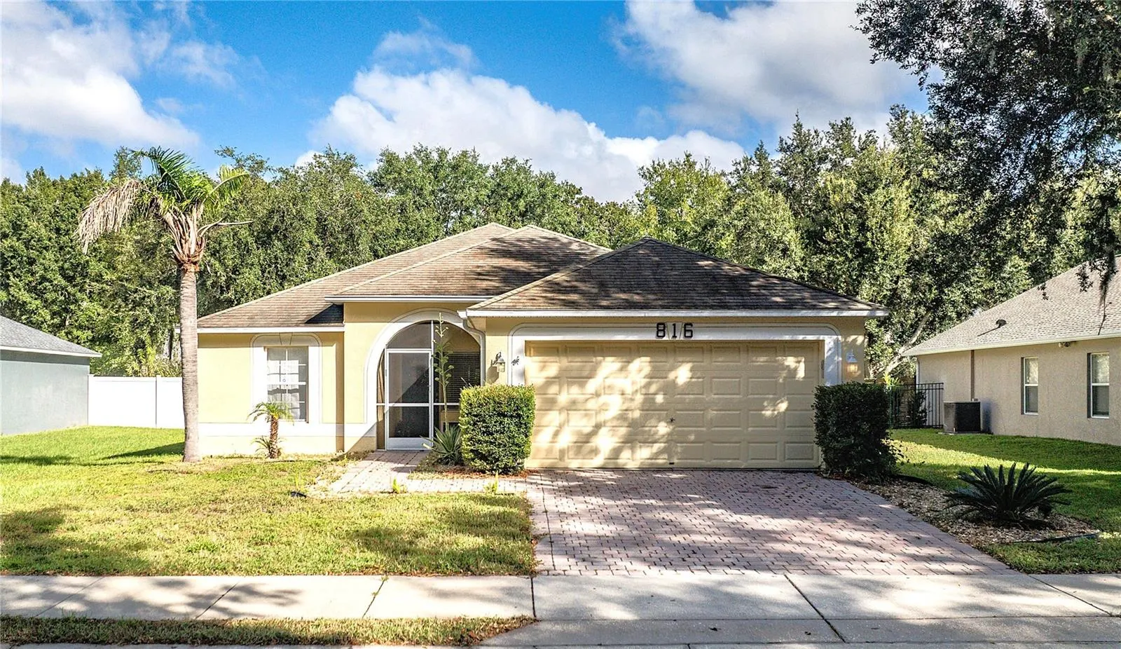 816 BARRISTER DR