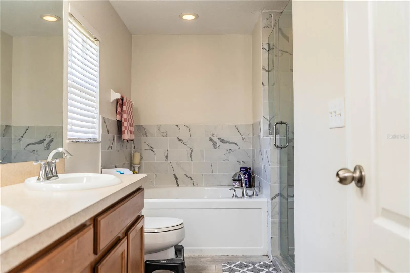 816 BARRISTER DR