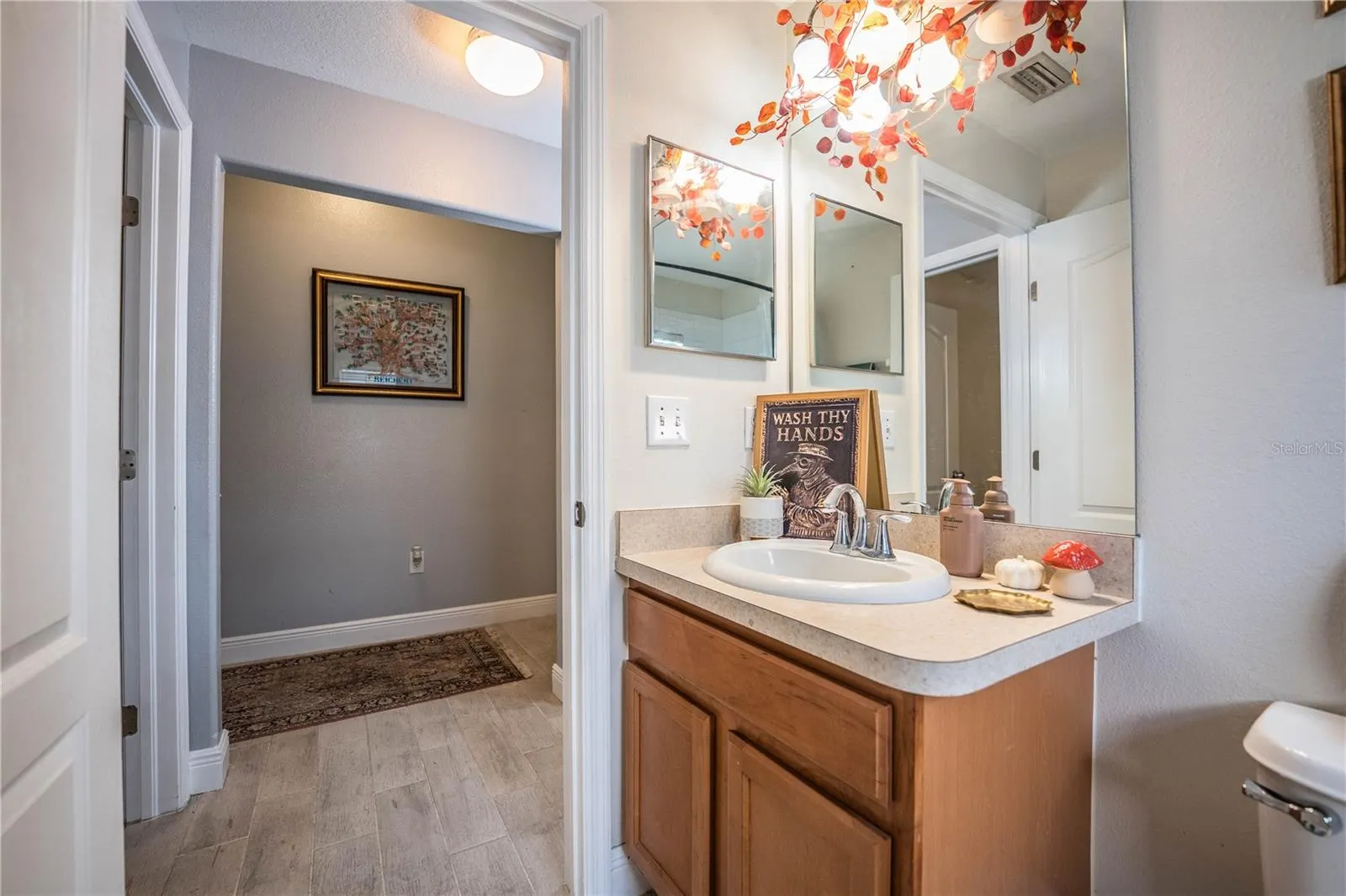 816 BARRISTER DR