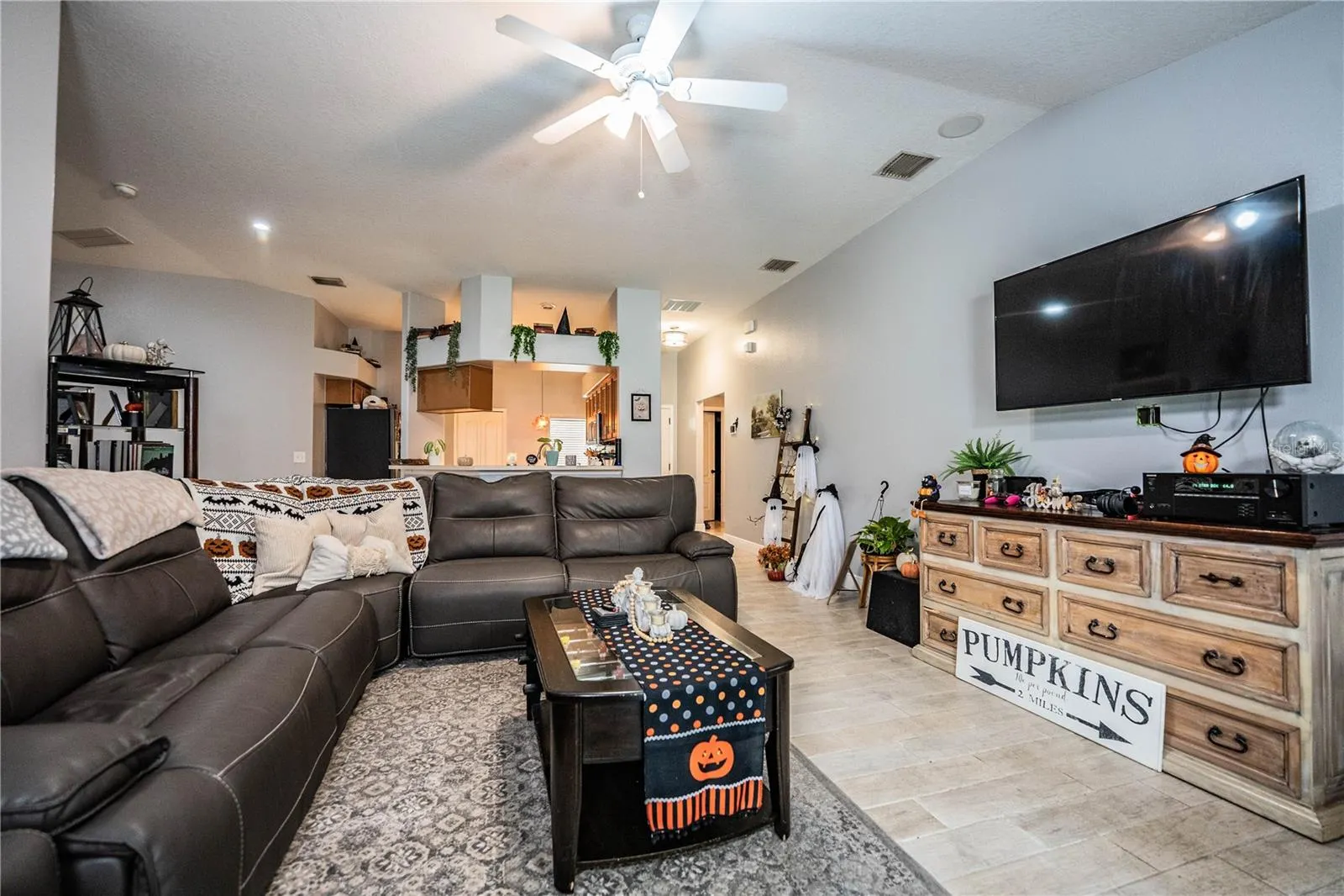 816 BARRISTER DR