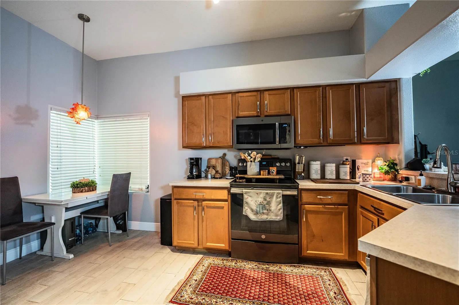 816 BARRISTER DR