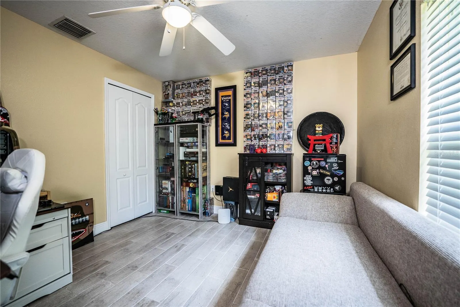 816 BARRISTER DR