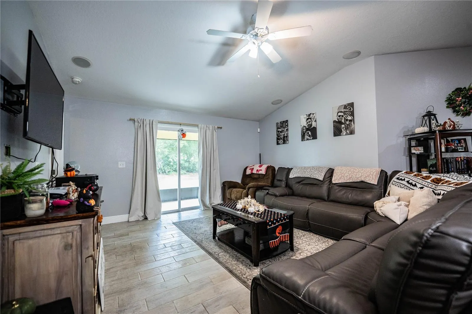 816 BARRISTER DR