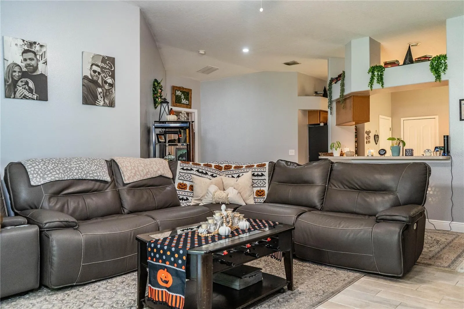 816 BARRISTER DR