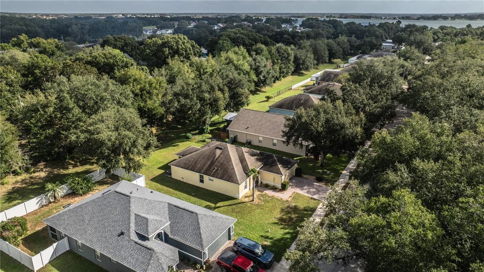 816 BARRISTER DR