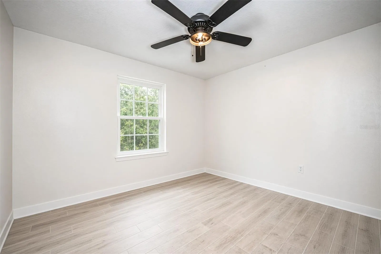 816 BARRISTER DR