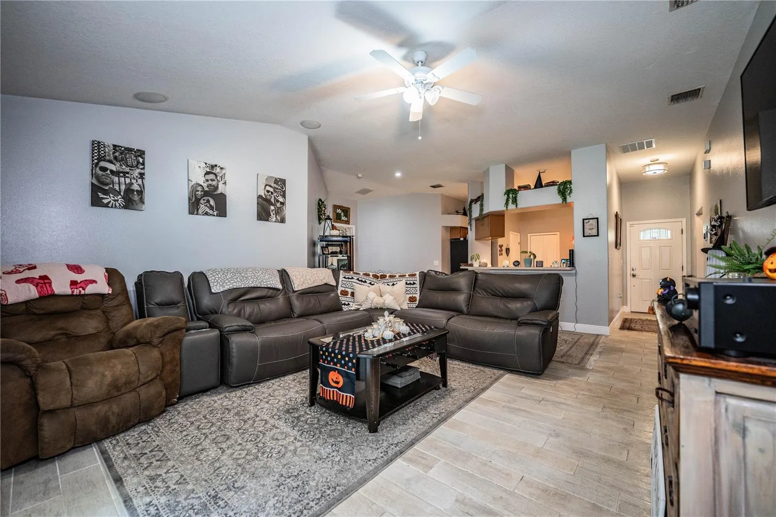 816 BARRISTER DR