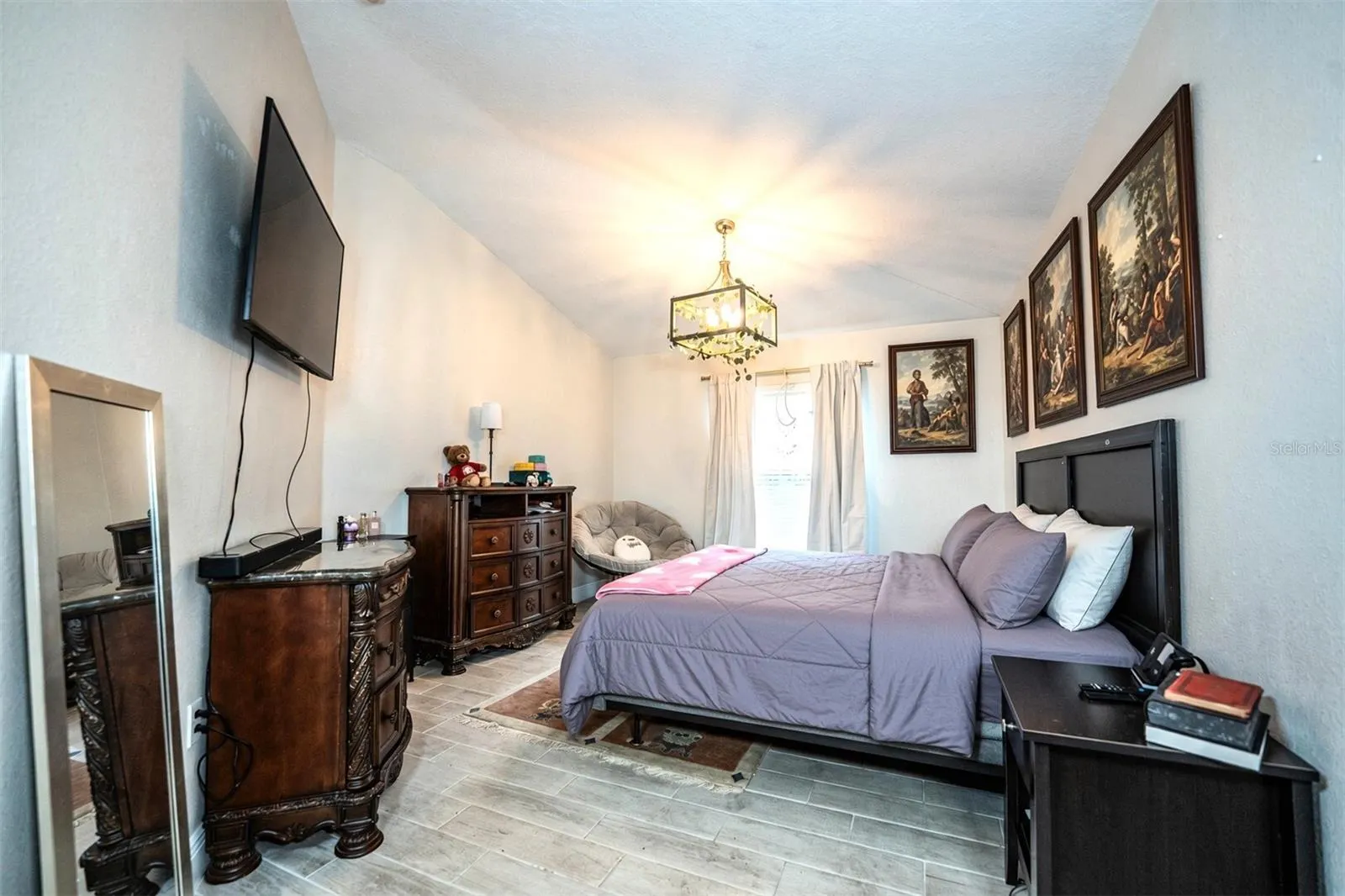 816 BARRISTER DR