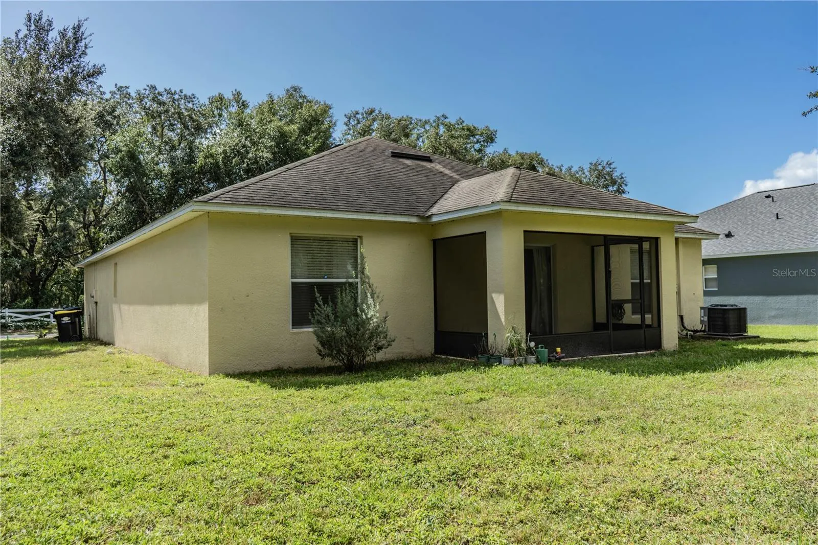 816 BARRISTER DR