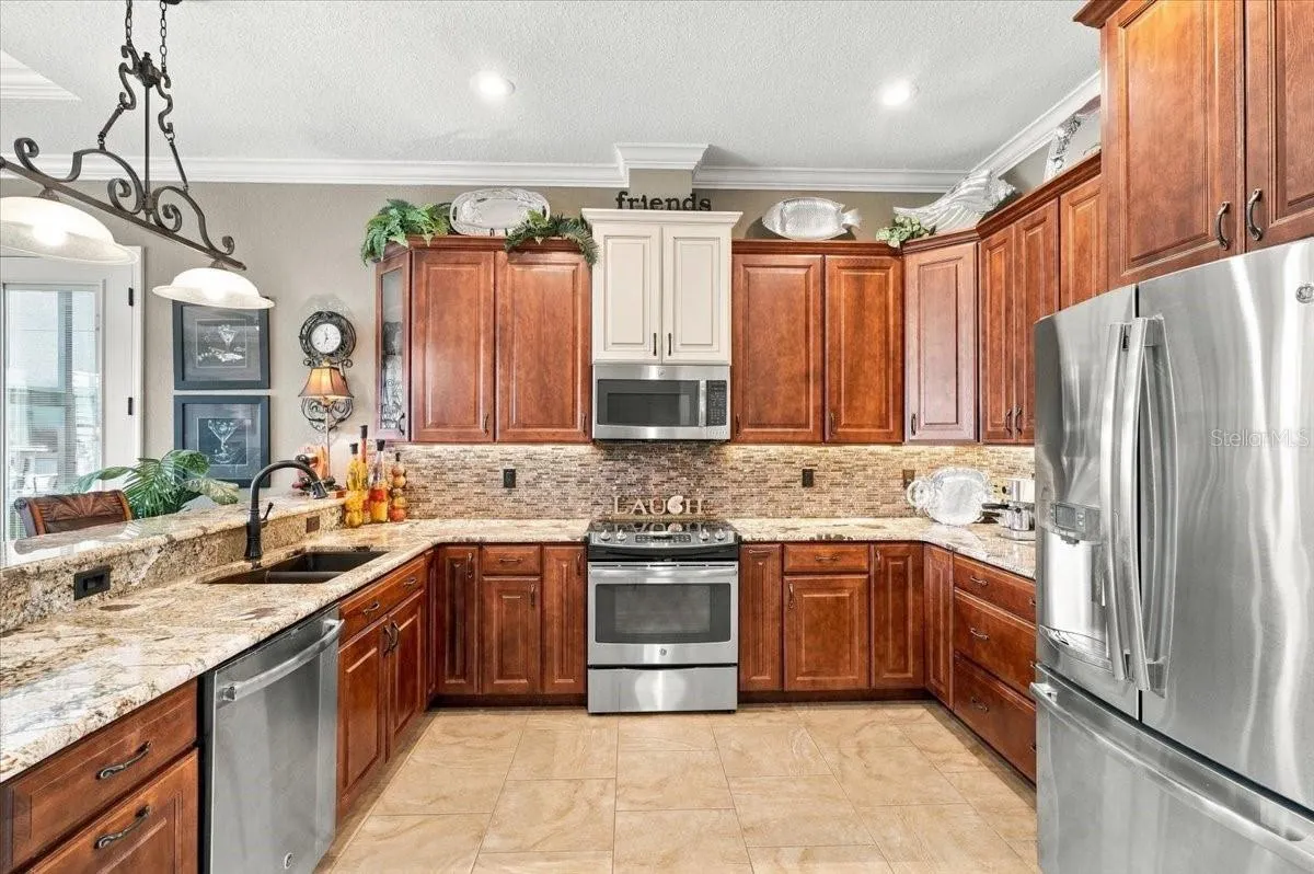 830 TWO POND RD