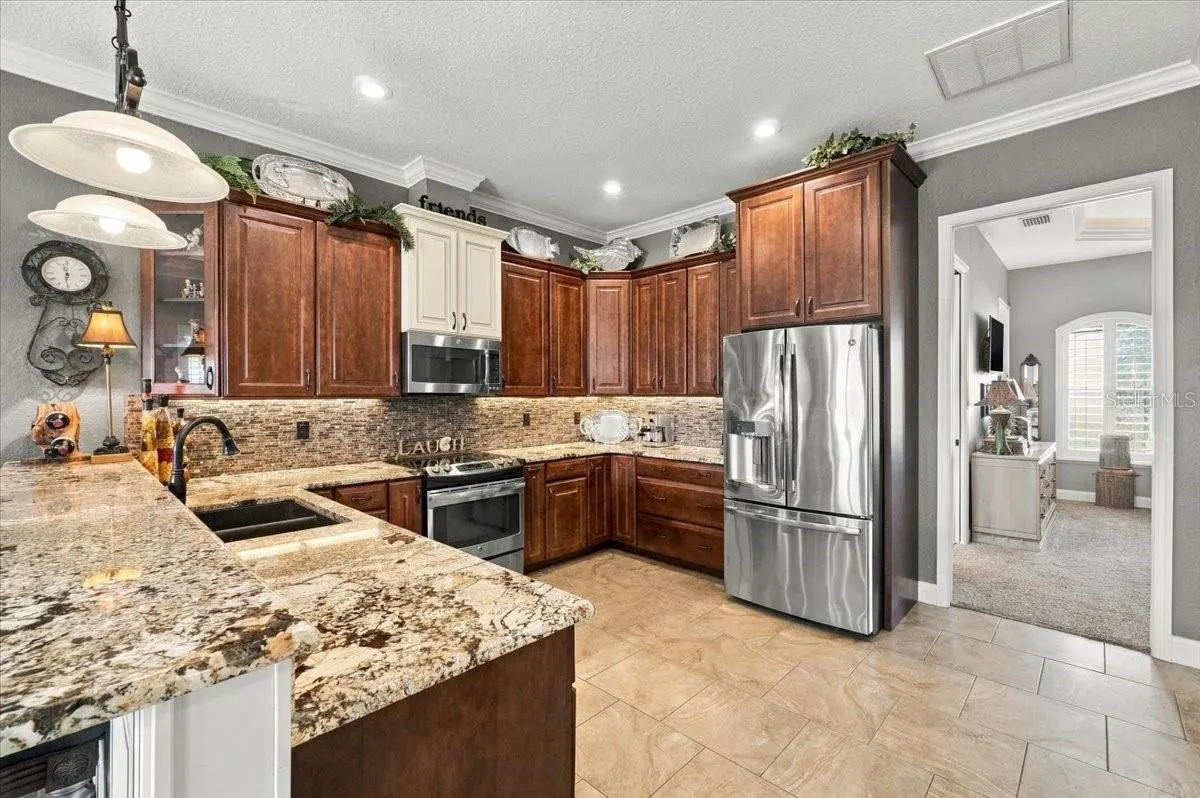830 TWO POND RD