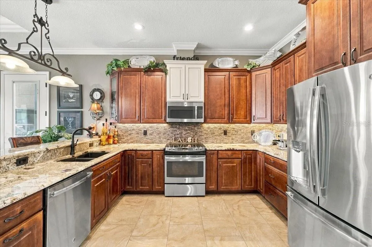 830 TWO POND RD