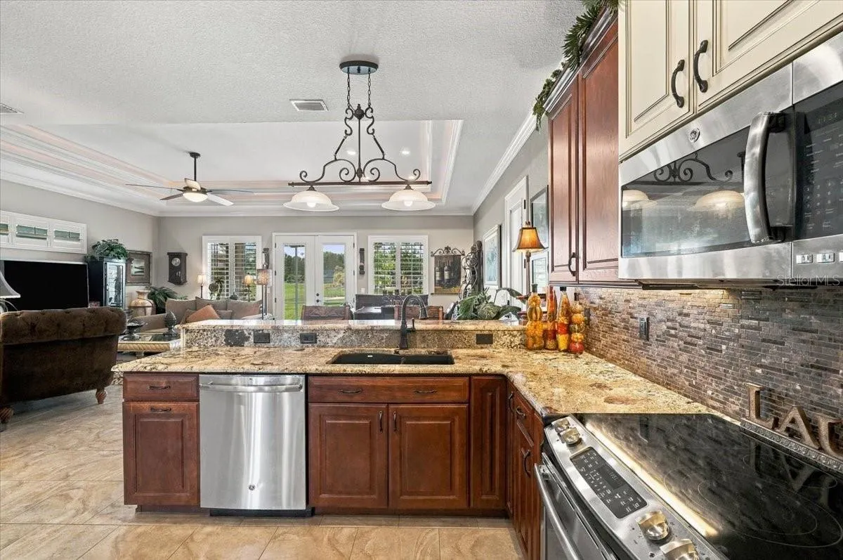 830 TWO POND RD