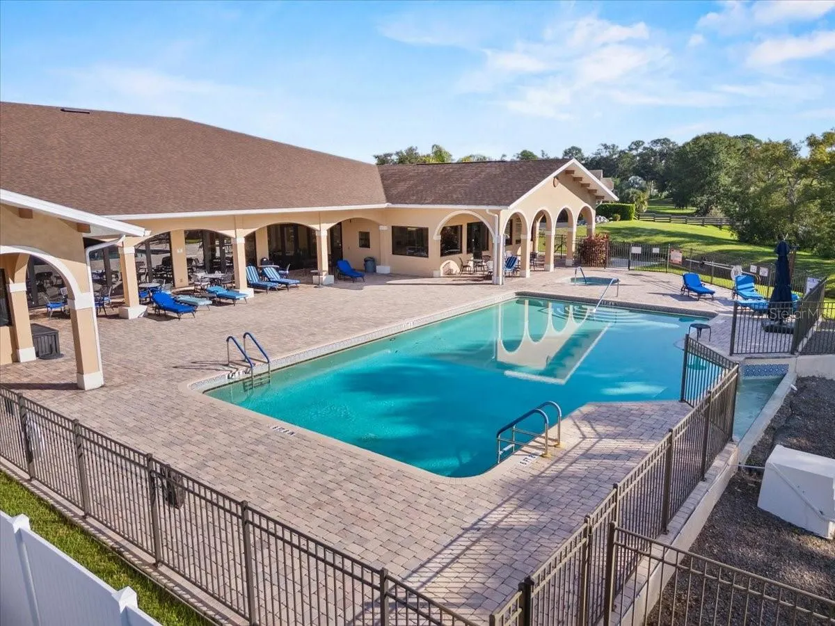 830 TWO POND RD