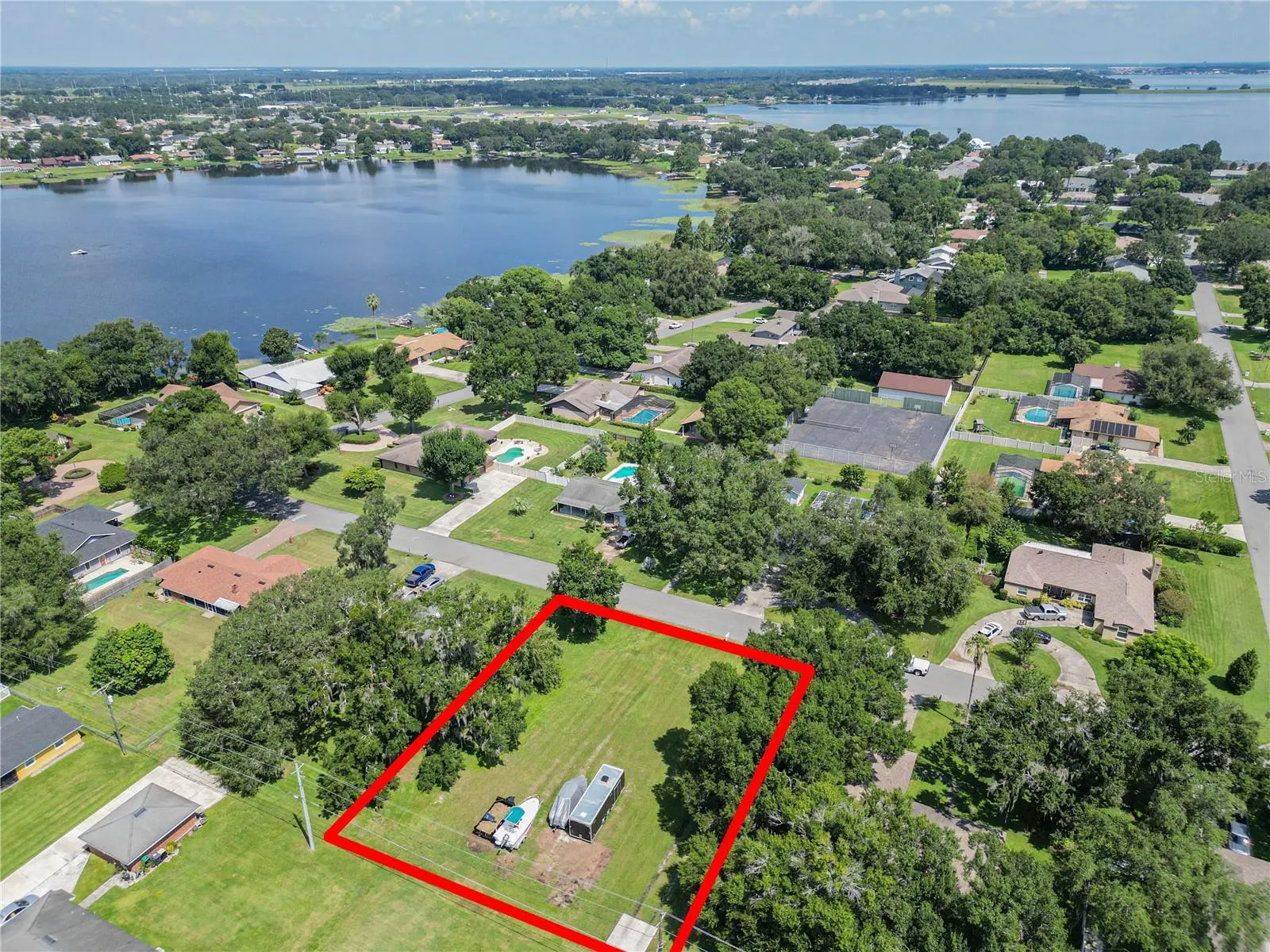 913 CRESTVIEW DR