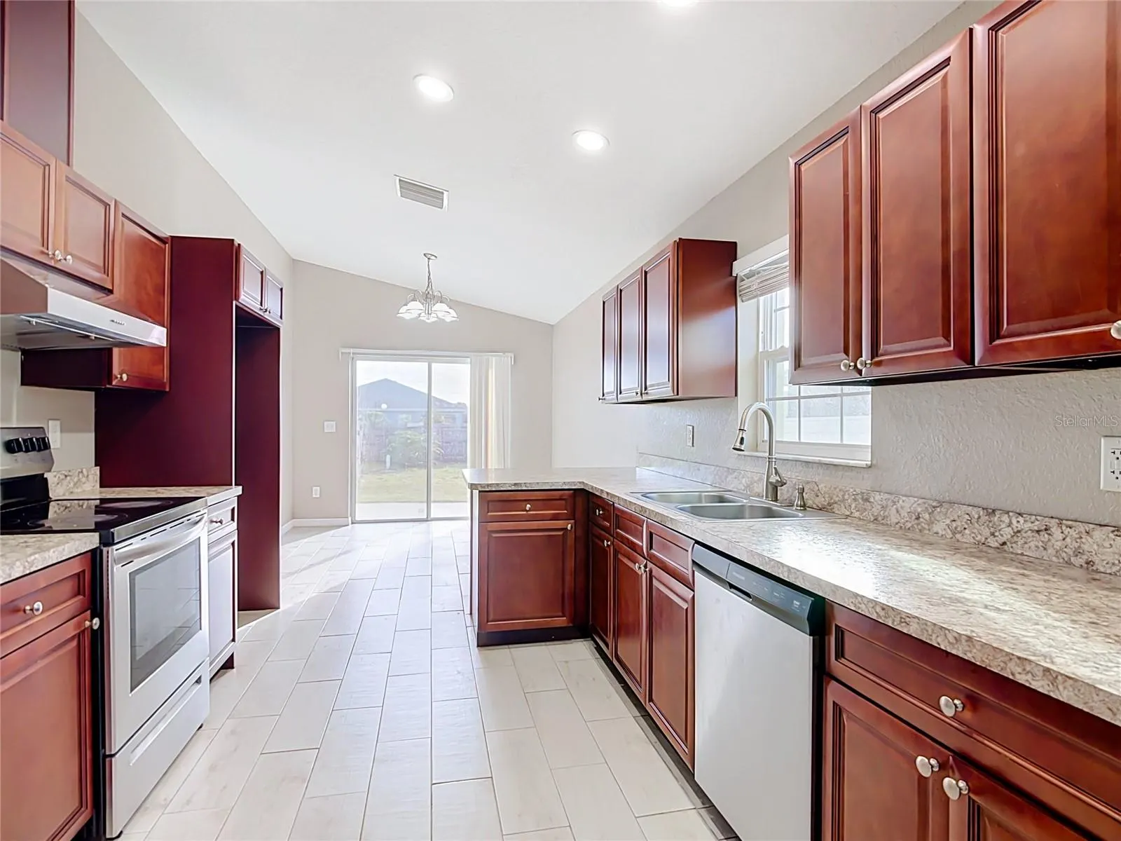 315 WALNUT ST